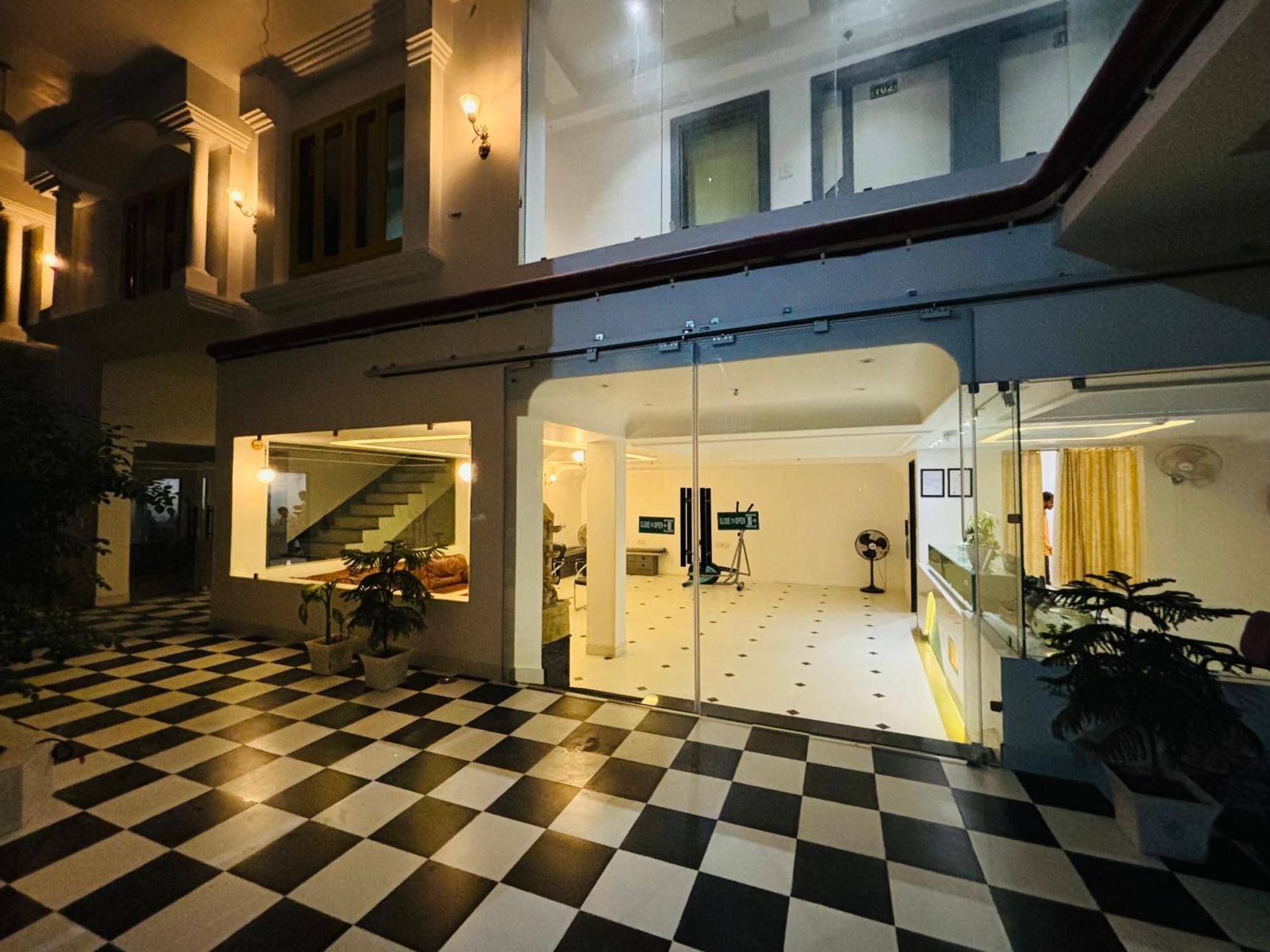 The Lavish Stay Varanasi Exterior photo
