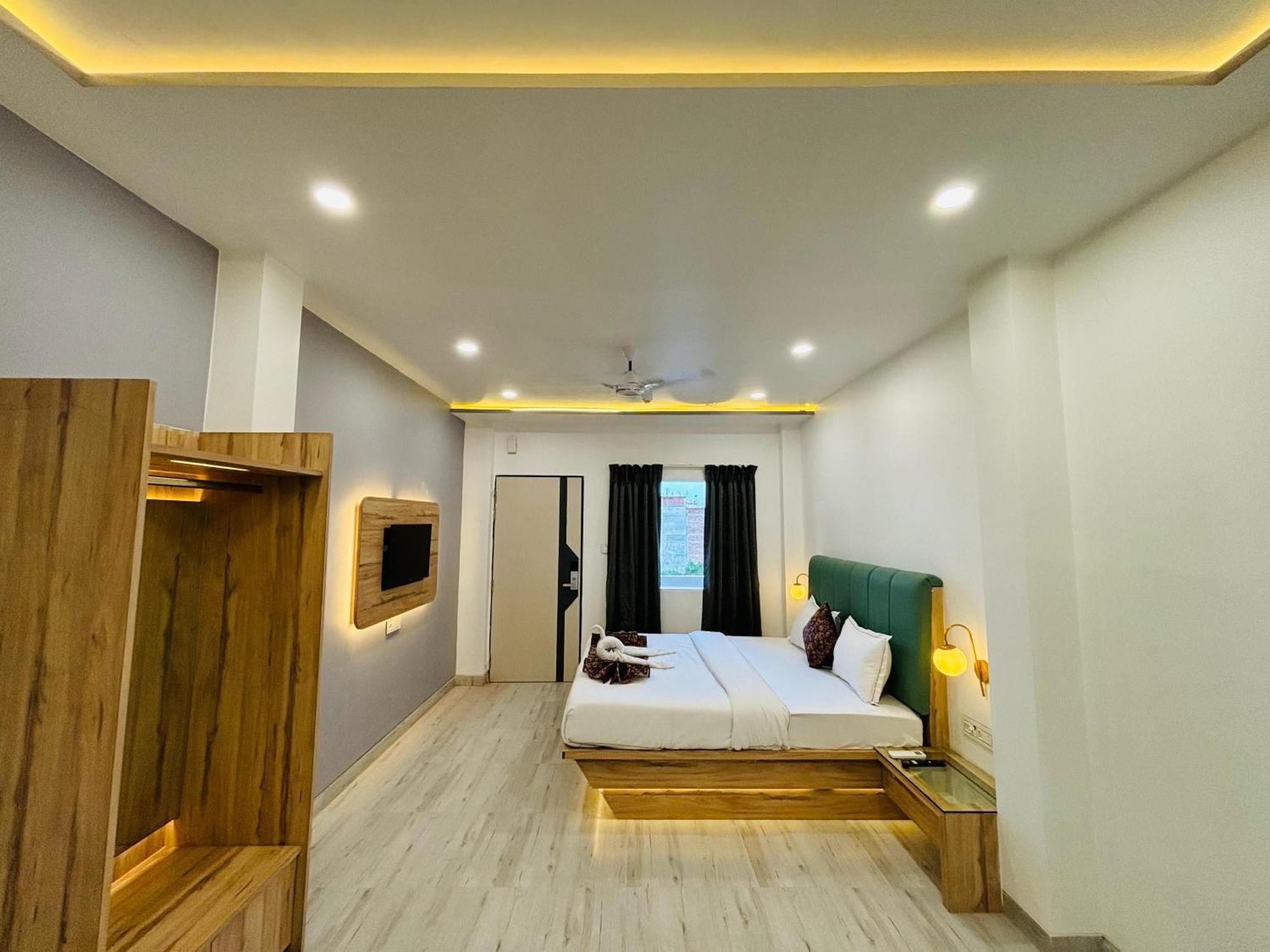 The Lavish Stay Varanasi Exterior photo